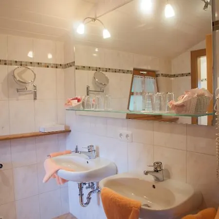 Hotel Hotel Der Seehof 3*